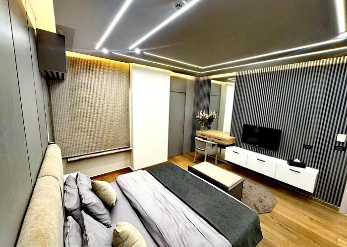 Queens Suite Hotel